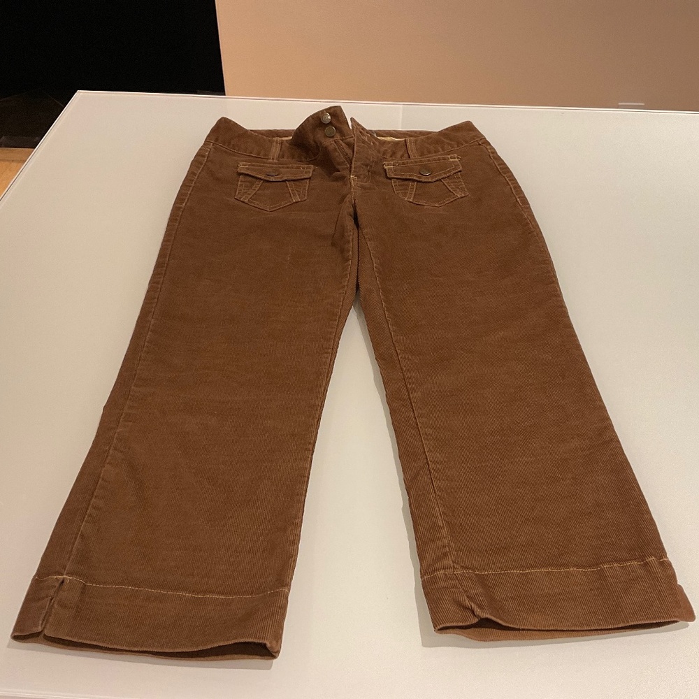 Corduroy Stretch Capri Pants